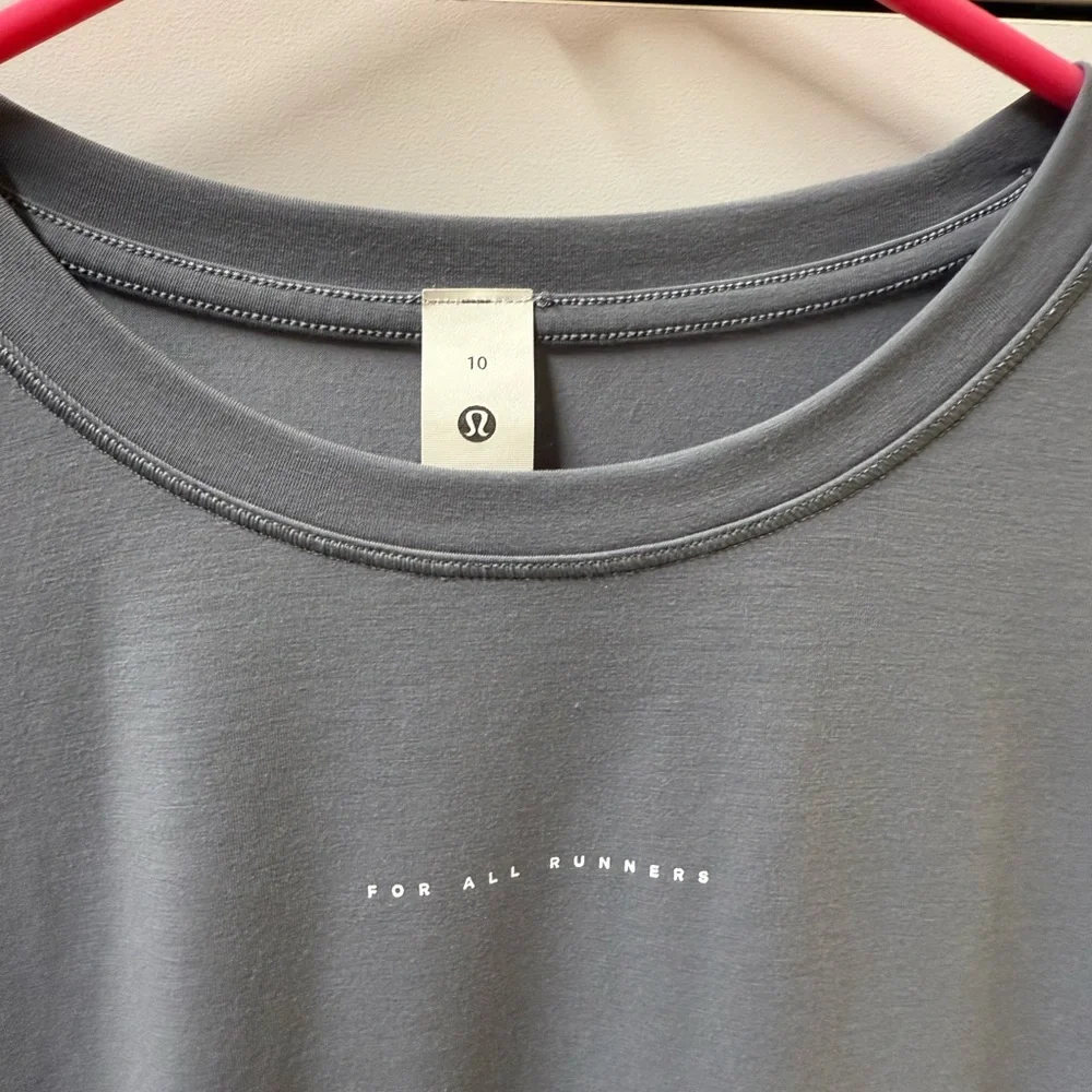 Lululemon Jersey tee - Picture 2 of 5